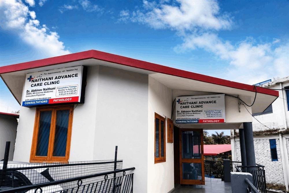 Naithani Advance Care Clinic building in Raipur, Dehradun — consultations and pathology
